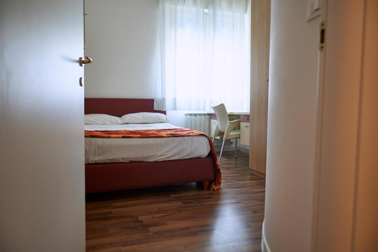 Flaminia 30 Metri Dal Mare Apartment *